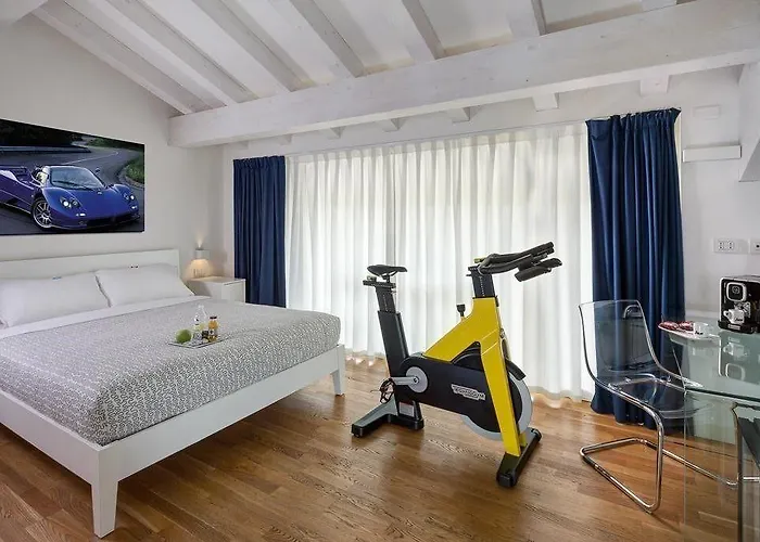 Forlanini 52 מלון