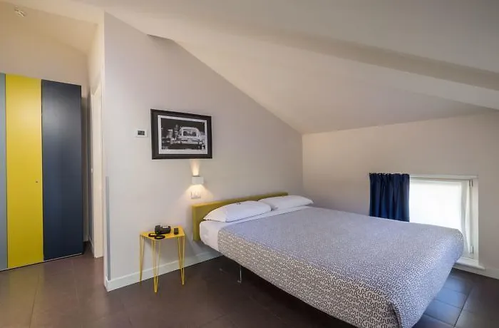 Otel Forlanini 52 Parma