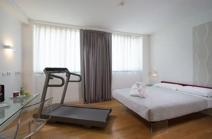 Otel Forlanini 52 Parma