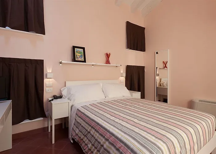 Otel Forlanini 52 Parma