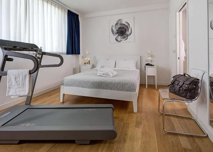 Forlanini 52 מלון